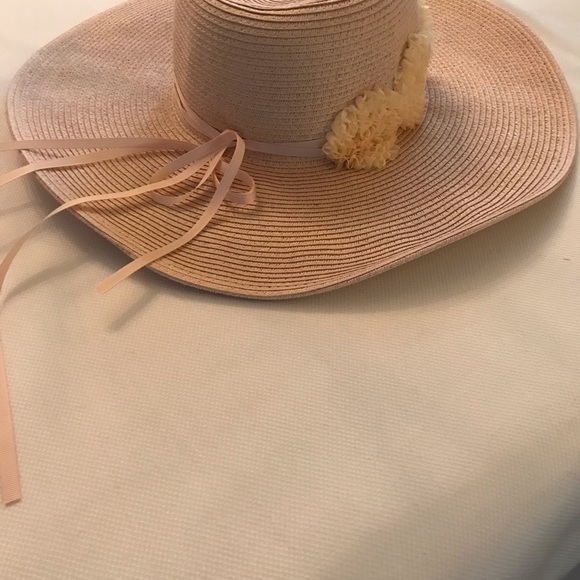 August Woman's Light Pink Hat - Picture 3 of 3